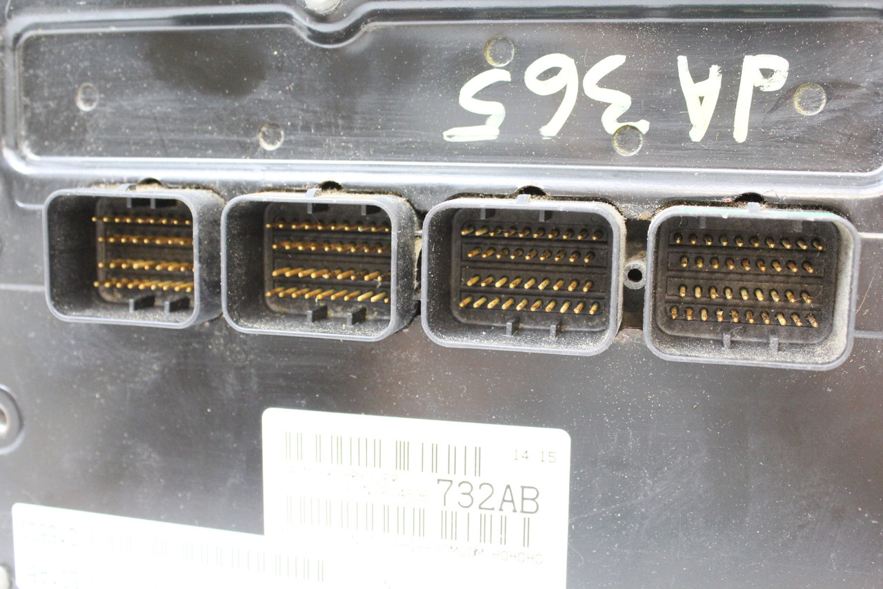 04896561AE 06 MAGNUM CHARGER 300 2.7L AT ABS PROGRAMMED ENGINE COMPUTER MODULE