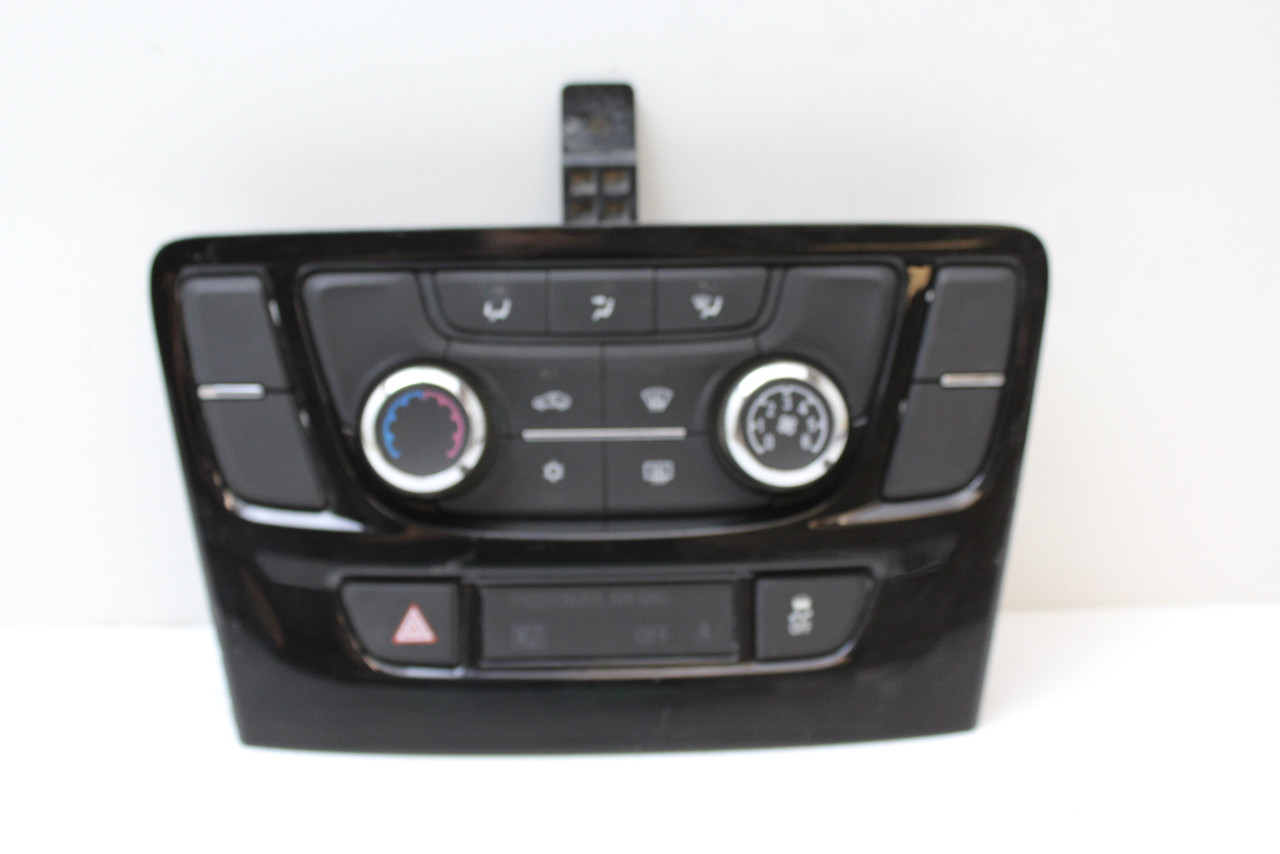 17-20 Buick Encore 39081561 Climate Control Panel Temperature Unit A/C Heater