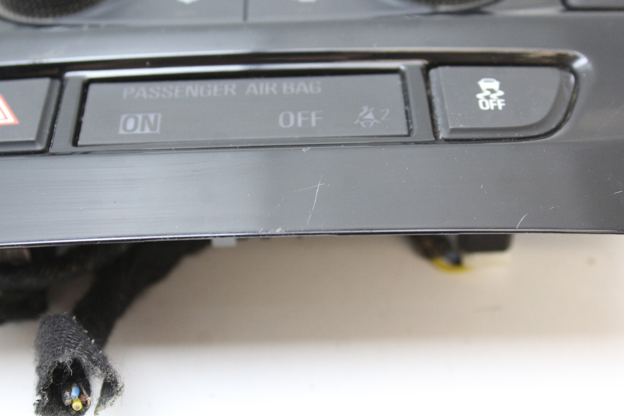 17-20 Buick Encore 39081561 Climate Control Panel Temperature Unit A/C Heater