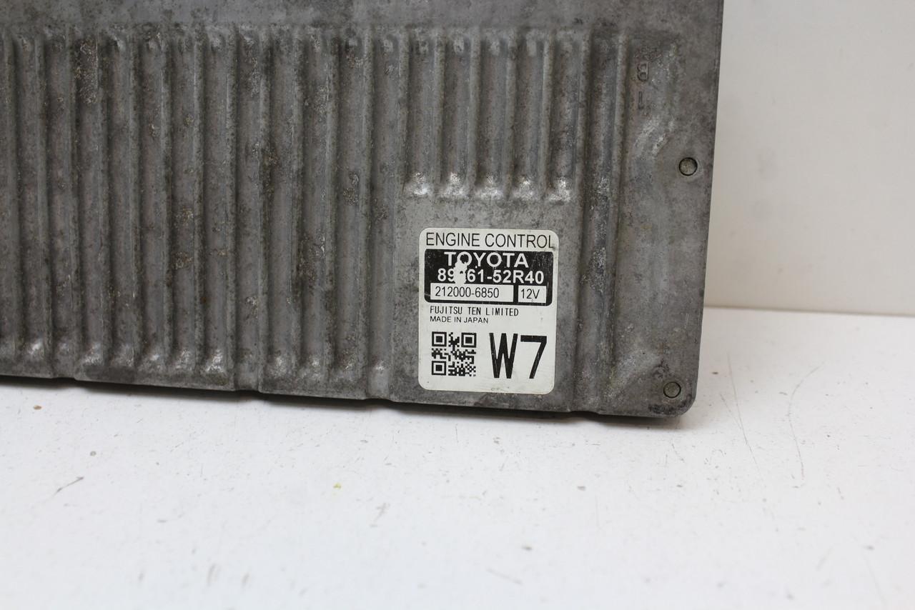 12-14 Yaris 89661-52R40 Computer Brain Engine Control ECU