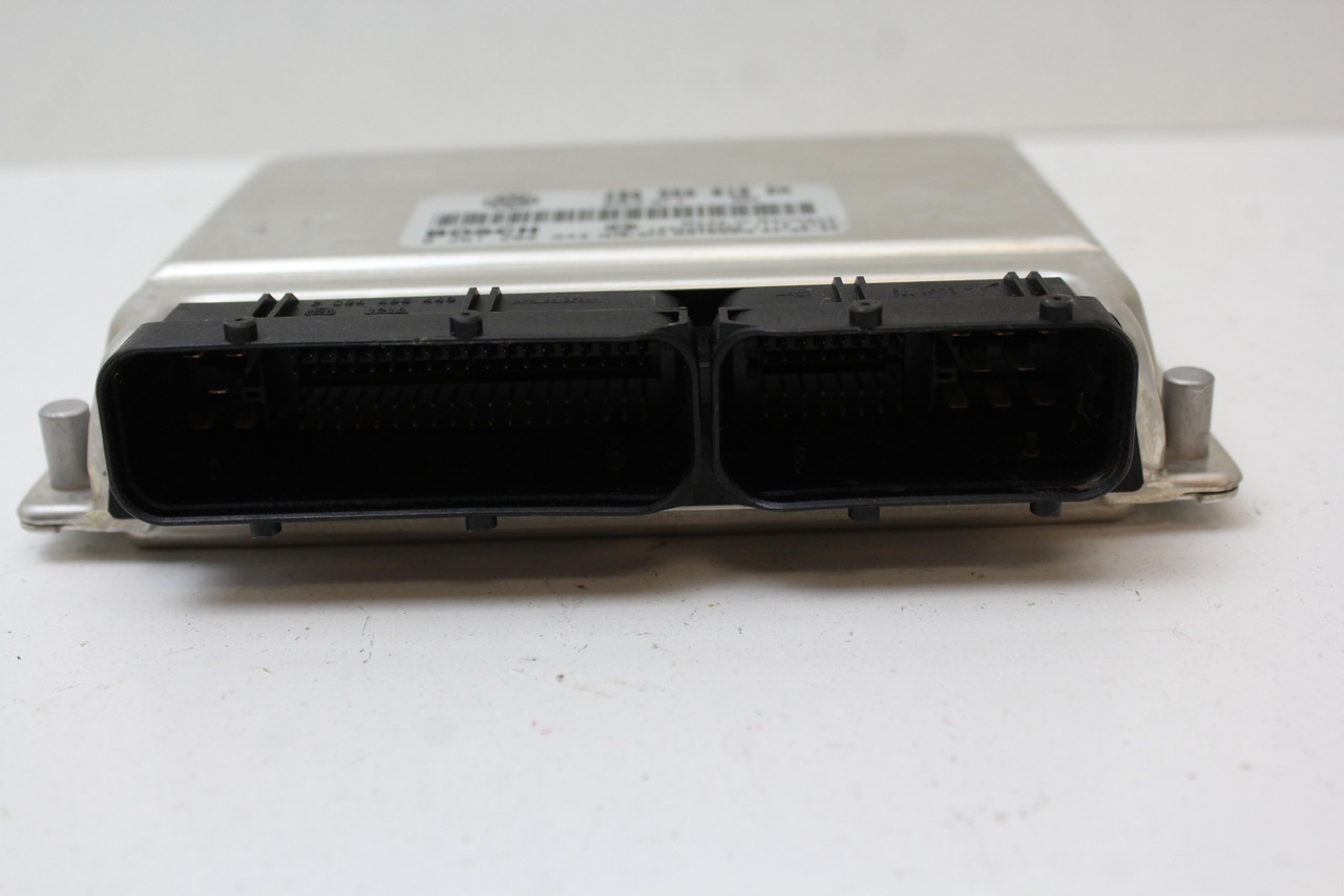 2004 04 Volkswagen Passat 4B0 906 018 DN Computer Engine Control ECU ECM Module