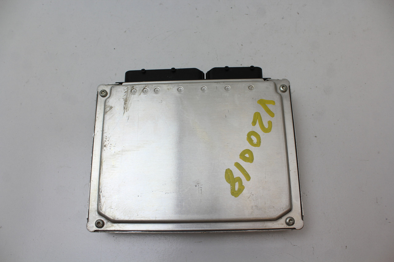2004 04 Volkswagen Passat 4B0 906 018 DN Computer Engine Control ECU ECM Module