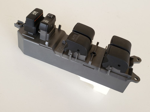 14-18 Toyota Corolla 84820-0R040 Drivers Side Left Master Window