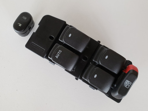08-09 Chevy Malibu 15823976 Drivers Side Left Master Window Switch OEM