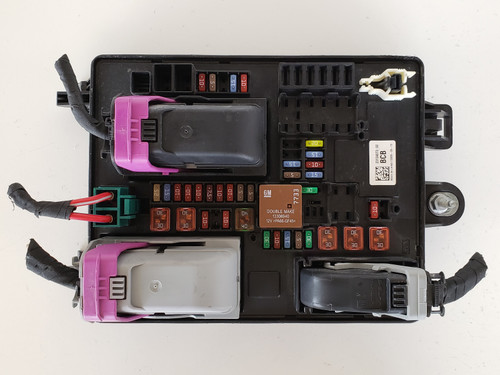 2013-2014 Cadillac ATS 23134073 Fusebox Fuse Box Relay Unit Module
