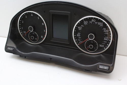 2014 14 Volkswagen Tiguan 5N0920973E Speedometer Instrument Cluster Gauges 10K