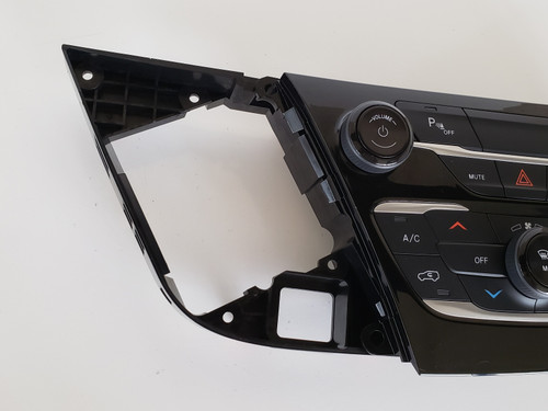 17-18 Pacifica P6EV241X8AA Audio Climate Control Panel Temp Unit A/C Heater