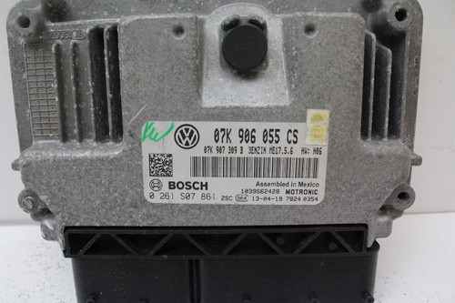 13 14 Volkswagen Passat 07K 906 055 CS Computer Engine Control ECU ECM Module
