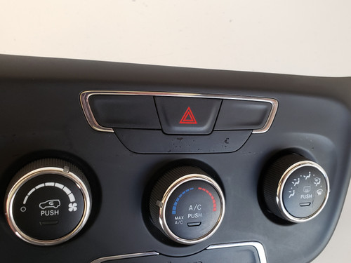 17-18 Jeep Compass 5VA27DX9AE Climate Control Panel Temperature Unit A/C Heater 17-18 Jeep Compass 5VA27DX9AE Climate Control Panel Temperature Unit A/C Heater