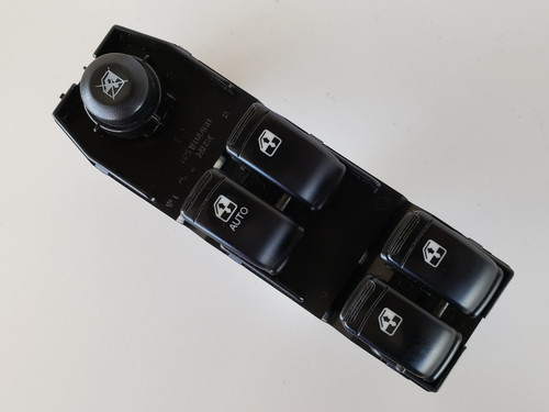 05-08 Suzuki Reno 621W04460 Drivers Side Left Master Window Switch OEM