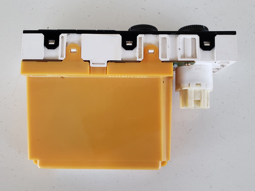 98-99 Mazda 626 GD7A61190F Climate Control Panel Temperature Unit A/C Heater