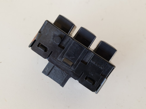 16-17 Infiniti QX50 2244302 Driver Seat Memory Switch