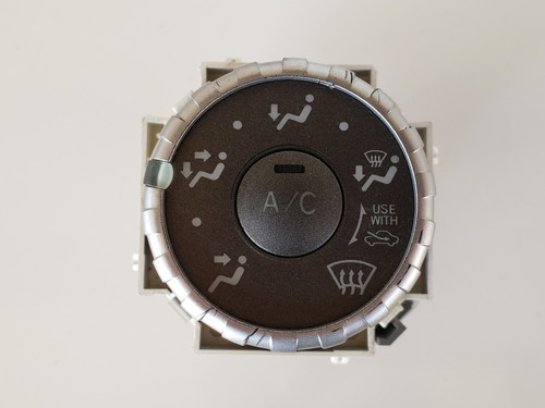 09-12 Toyota Yaris 55901-758734 Fan Direction Knob Only