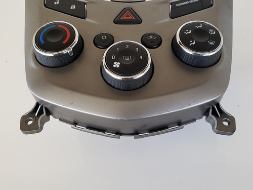 13-14 Chevy Sonic 95282239 Climate Control Panel Temperature Unit A/C Heater