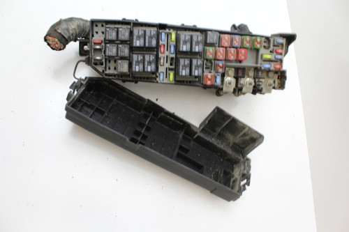 09 2009 Ford Escape 9L8T-14A003-BB Fusebox Fuse Box Relay Unit Module