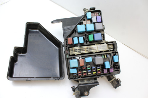 08-10 Toyota Sienna 82720-08052 Fusebox Fuse Box Relay Unit Module