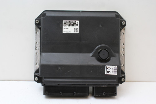 れ出品 2016-2018 TOYOTA 4 RUNNER Engine Brain Box Electronic