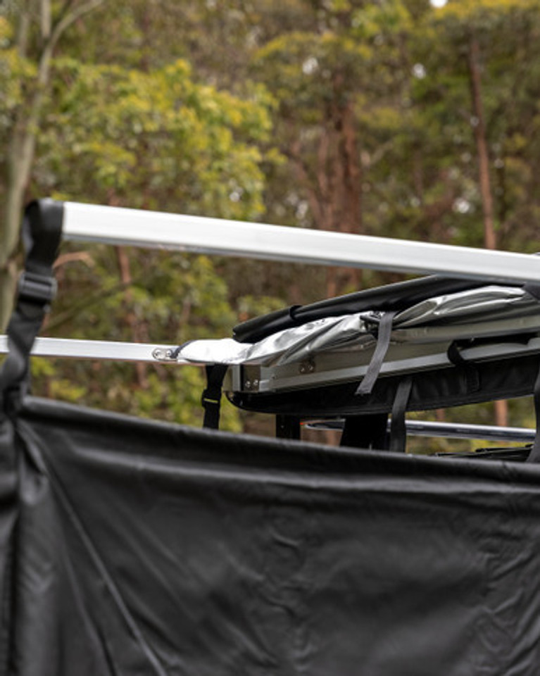 Rugged 4x4 Adventure Gear Rugged 4x4 Car Mounted Shower Tent 