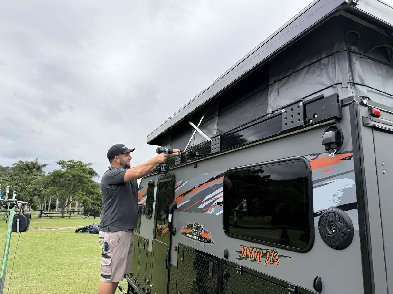 Quick Fit Max Camper Awning Bracket Large (Single Bracket)
