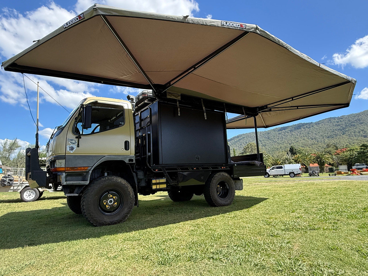 Rugged 4x4 Max 3m 270 Degree Awning