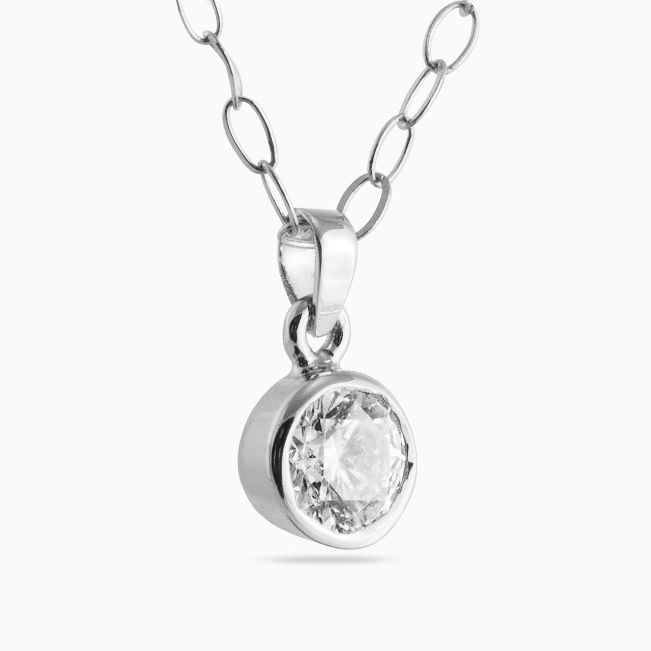 سلسلة ذهب دائري عيار 18 قيراط مزينة بالألماس للأطفال - 2 https://cdn11.bigcommerce.com/s-h0pydczb5e/images/stencil/1280w/products/370/1201/LNE00039-2__49764.1741687139.jpg