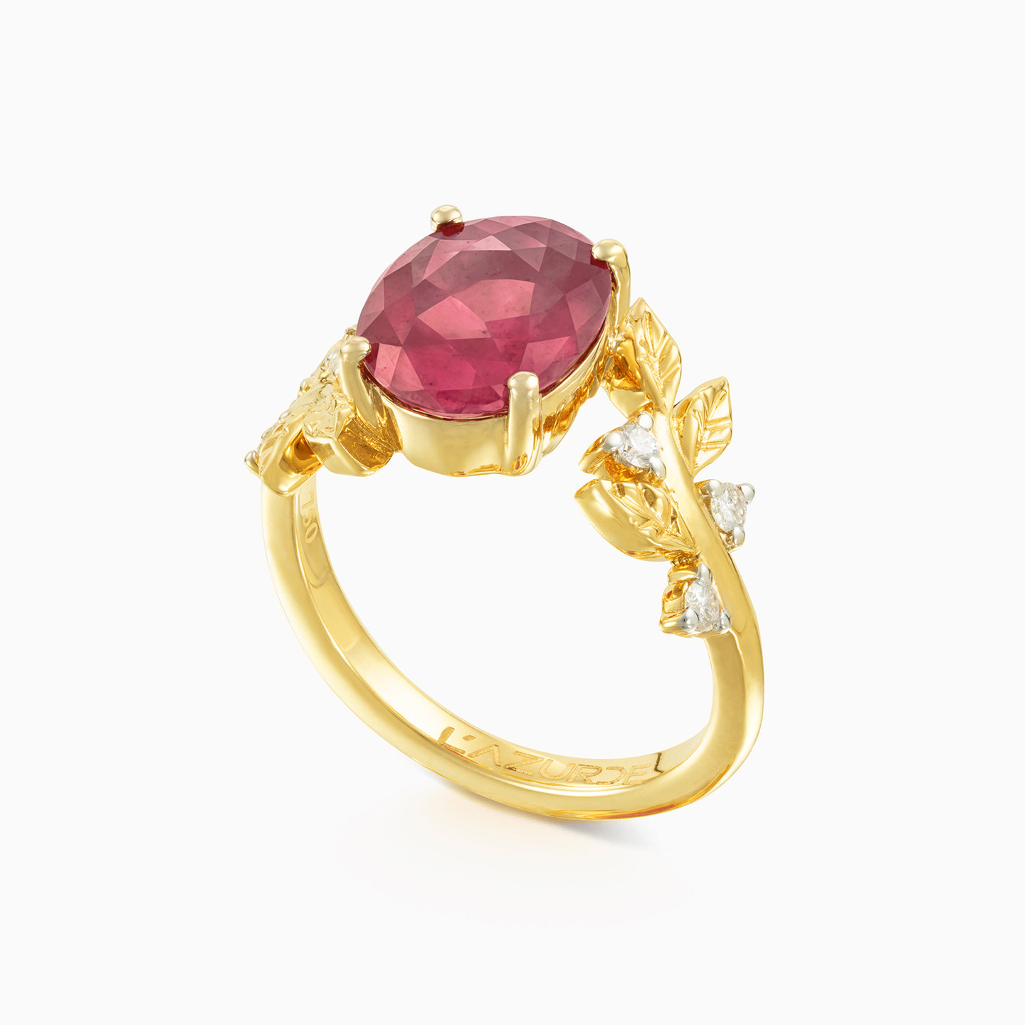 Oval Diamond & Red Stone Ring in 18K Gold - 3