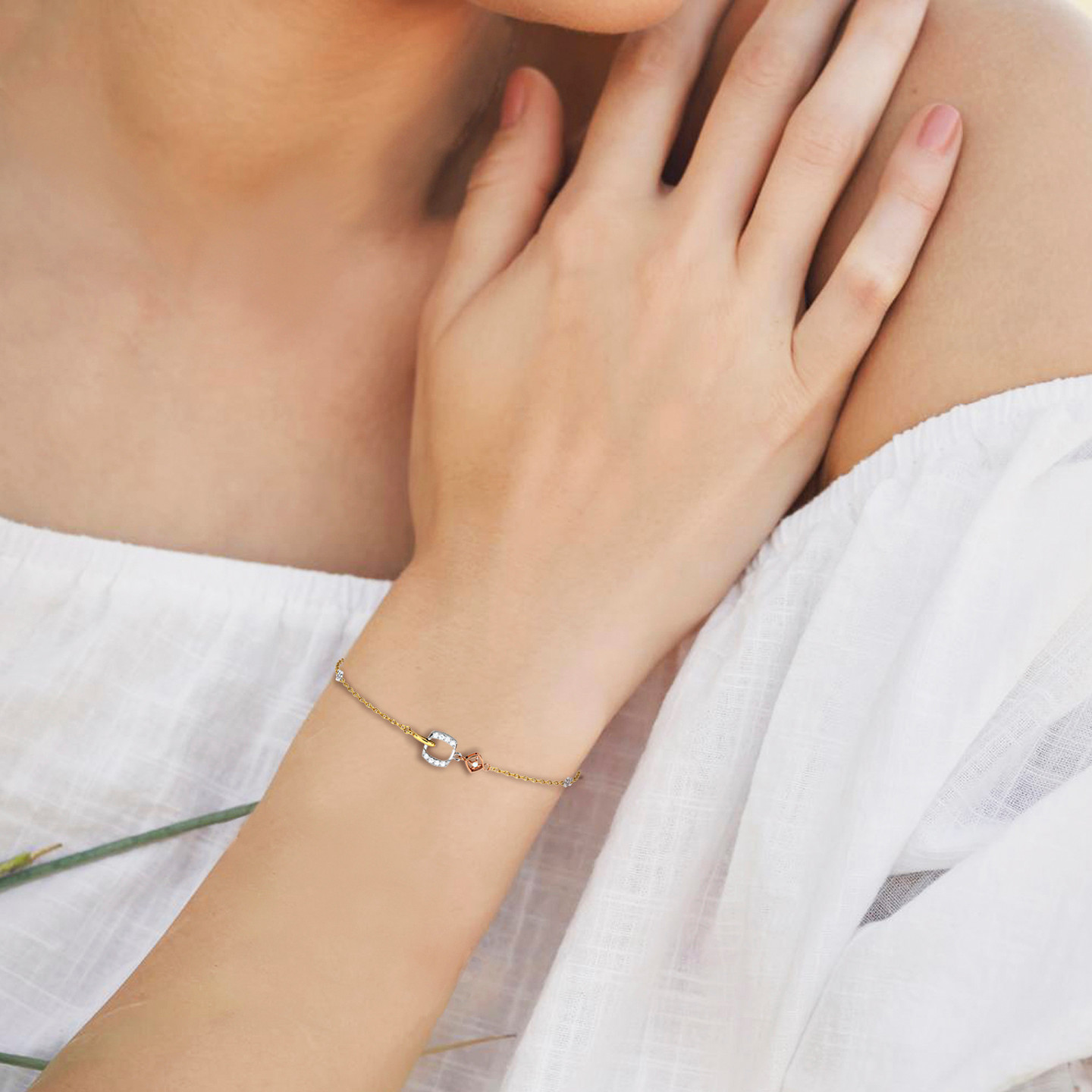 Square Diamond Chain Bracelet in 18K Gold - 4 Square Diamond Chain Bracelet in 18K Gold - 4