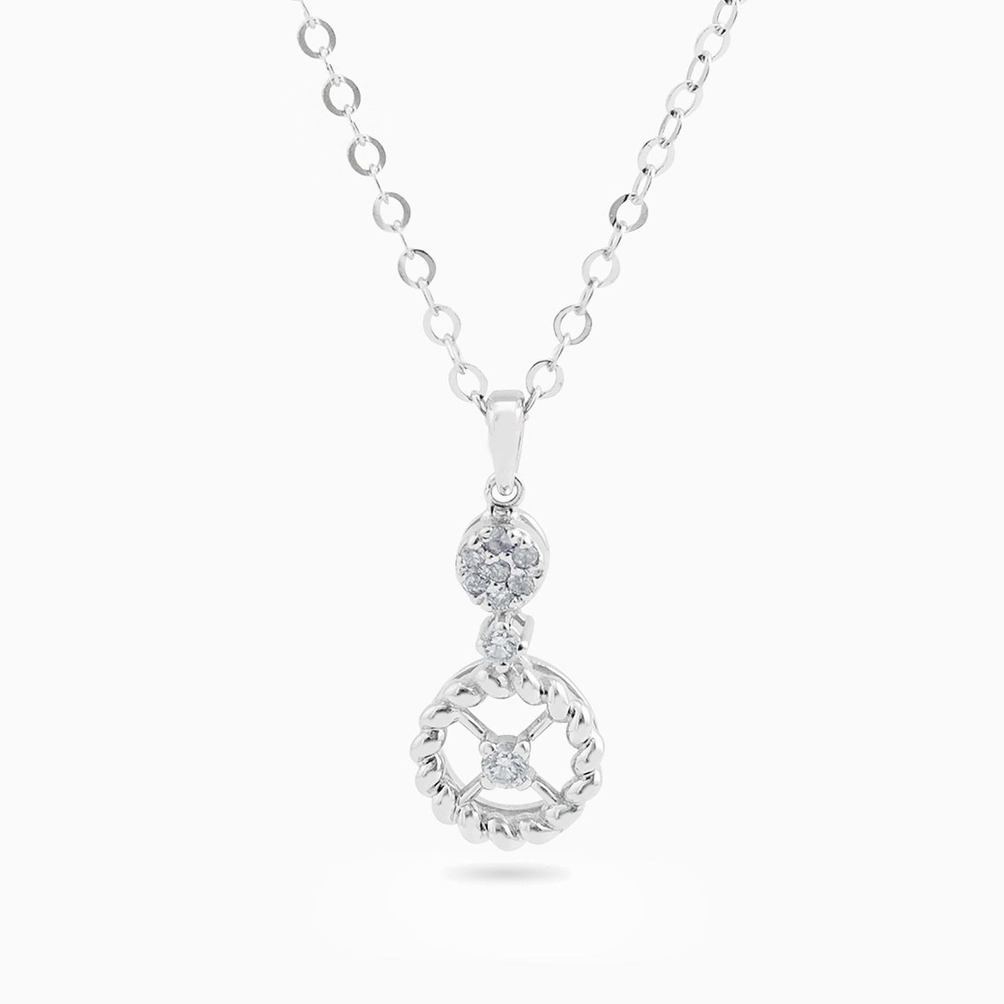 Circle Diamond Necklace in 18K Gold