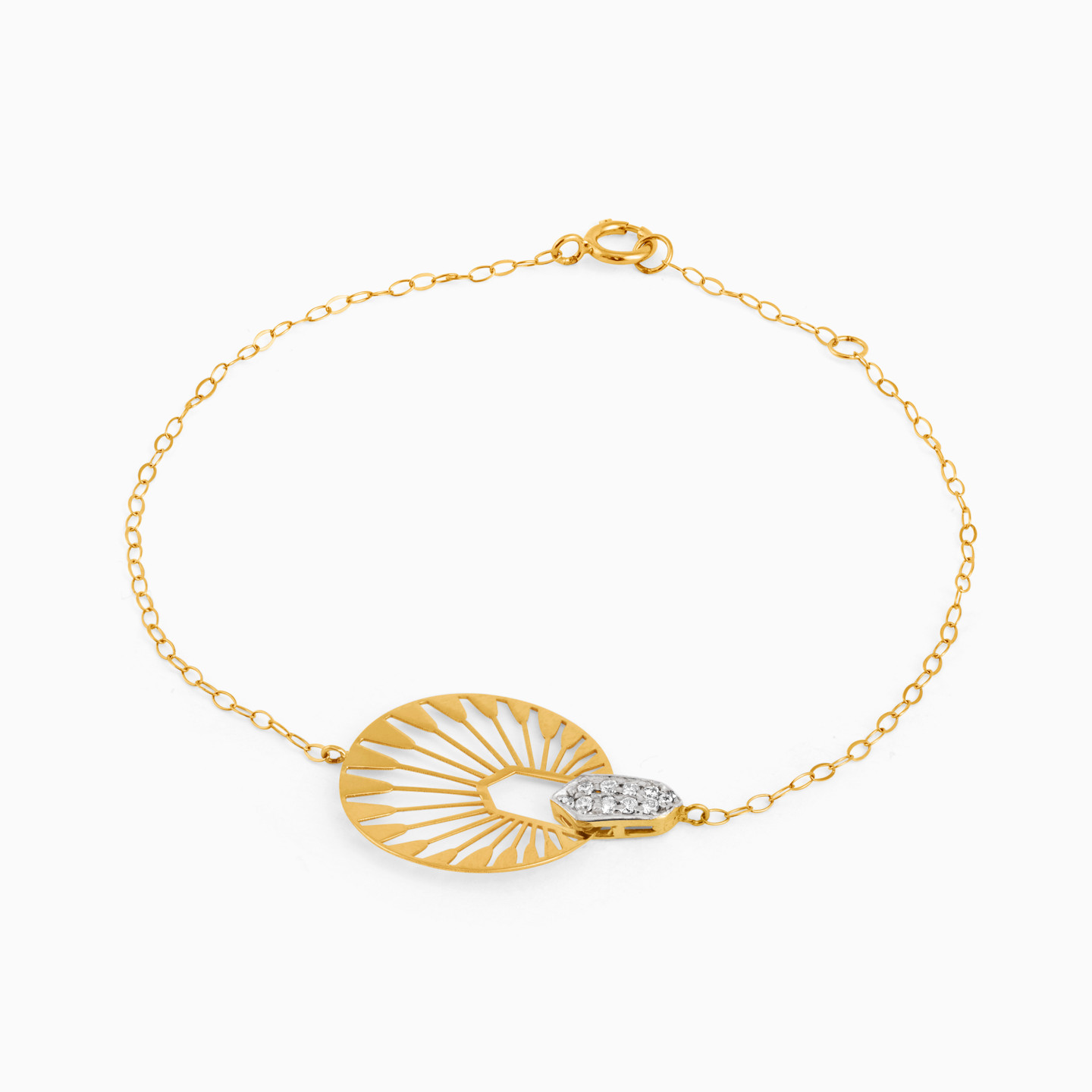 أسورة بسلسلة ذهب مفرغة عيار 18 قيراط مزينة بالألماس - 3 أسورة بسلسلة ذهب مفرغة عيار 18 قيراط مزينة بالألماس - 3