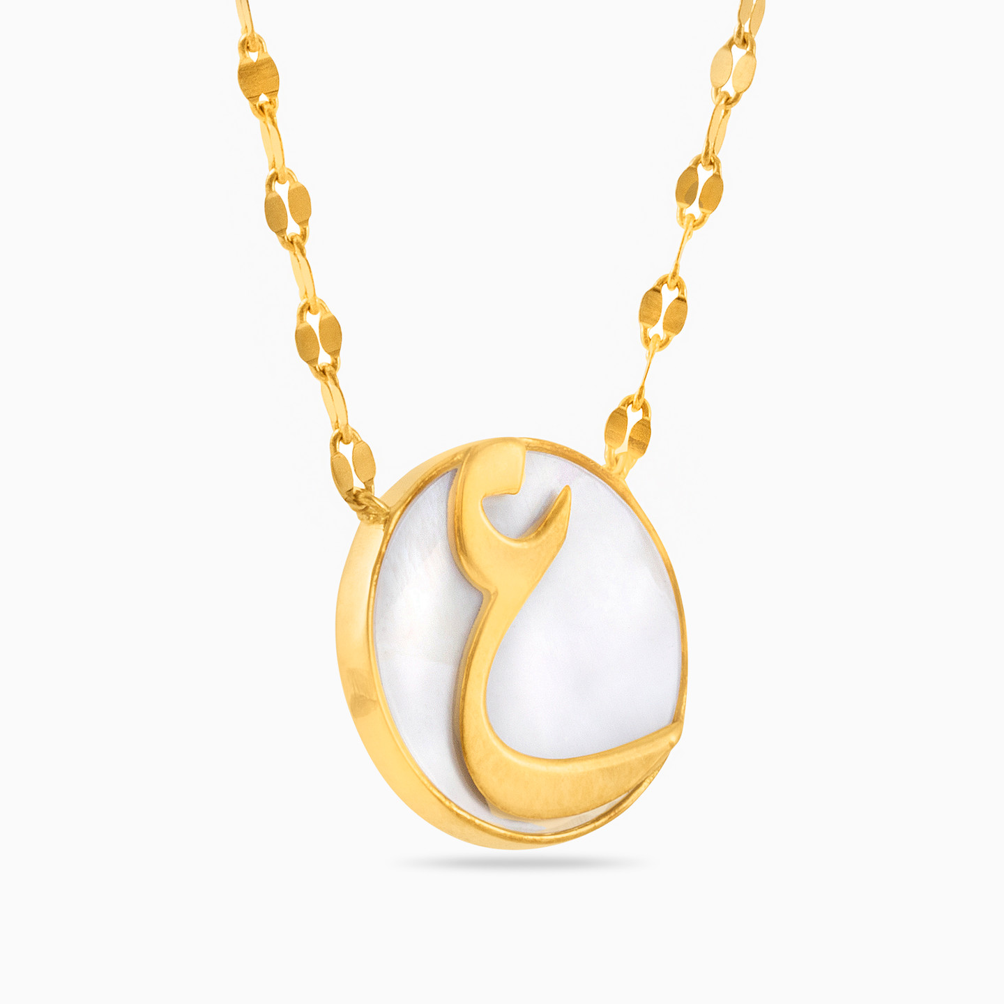 سلسلة ذهب حرف ع عيار 18 قيراط مزينة بالأحجار الملونة   - 2