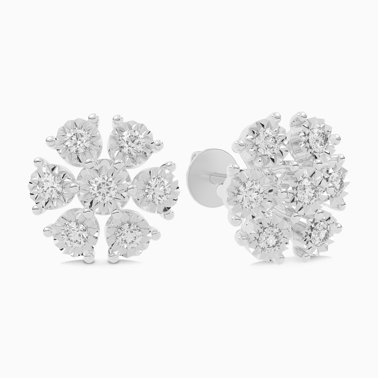 Flower Diamond Stud Earrings in 18K Gold Flower Diamond Stud Earrings in 18K Gold