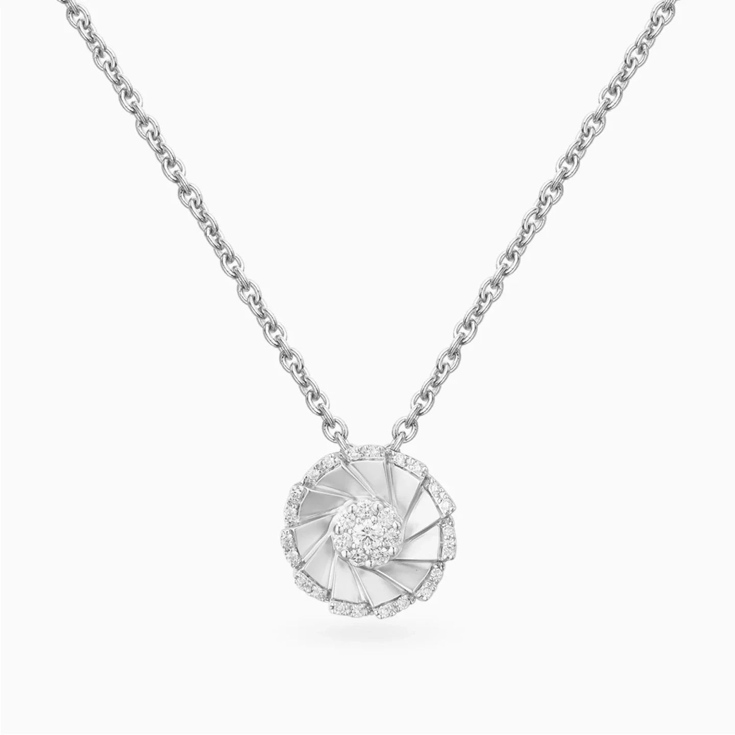 Floral Fan Detailed Diamond Necklace in 18K Gold - 3 Floral Fan Detailed Diamond Necklace in 18K Gold - 3