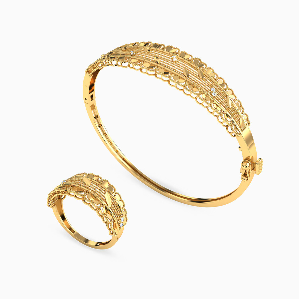 Scalloped Cubic Zirconia Half Set in 21K Gold (2 Pieces) Scalloped Cubic Zirconia Half Set in 21K Gold (2 Pieces)