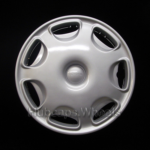 Toyota Previa 15" hubcap 1991-1996 - Professionally Reconditioned - Silver slots