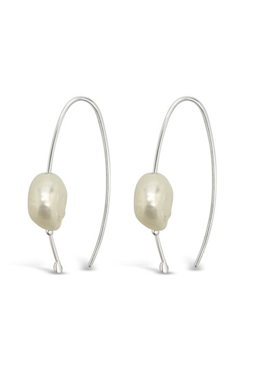 Ichu Hooked Pearl Earrings CP10607P