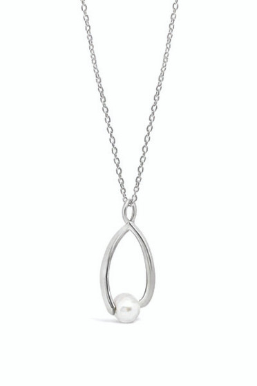 Ichu Twisted Pearl Necklace RP0504