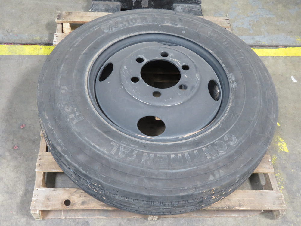 Continental HDR2 10R22.5 141/139L Road Crew Heavy Duty Steer Tires  For Sale