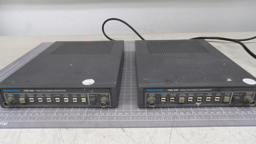 TEKTRONIX TSG-100 NTSC TELEVISION GENERATOR M3420
