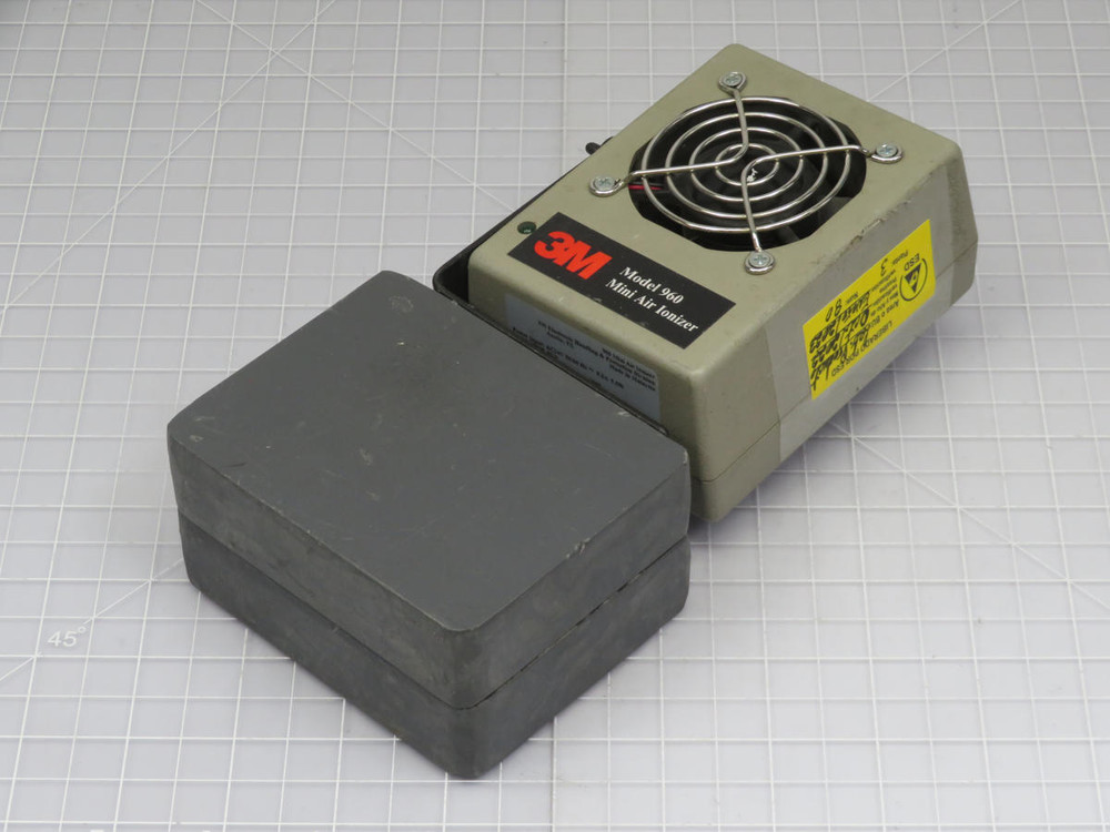 3M  960  Mini Air Ionizer  For Sale