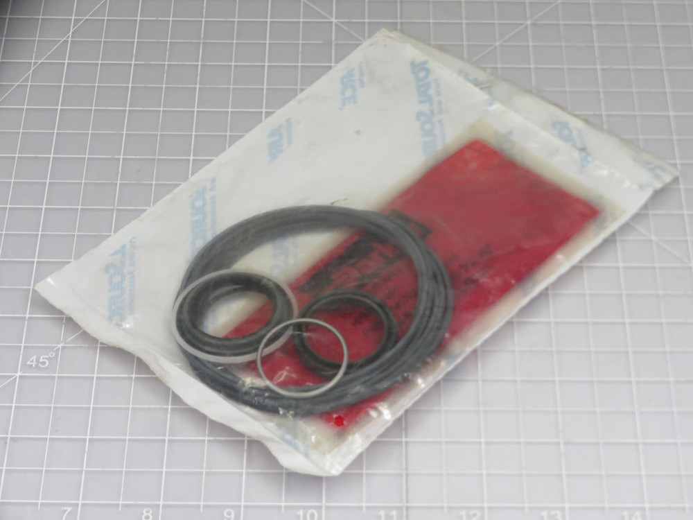 Lot of 4 Total Source  FC7CG/00  Seal Kit  For Sale