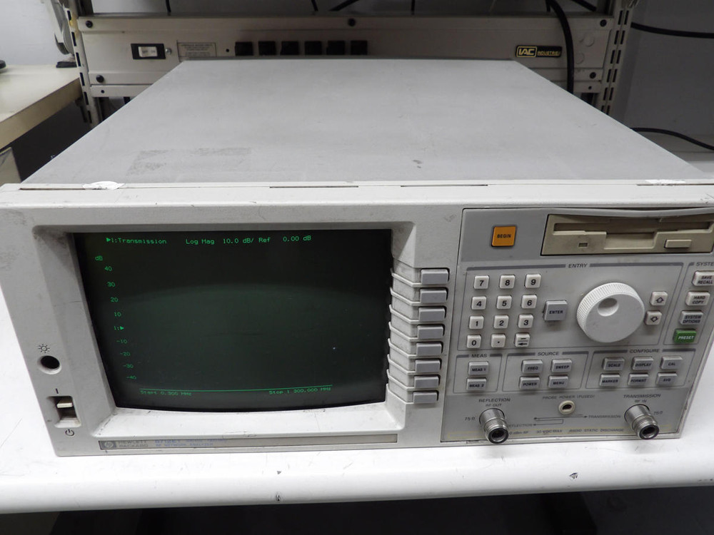 HP  8712ET  RF Network Analyzer 300 KHz-1300 MHz option 1E1, 1EC  For Sale