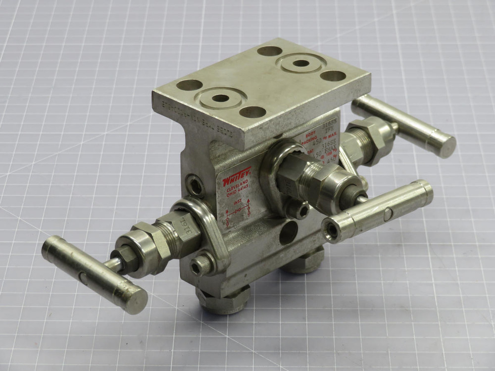 WHITEY  SS-M3NBFS8  SINGLE FLANGED MANIFOLD  For Sale