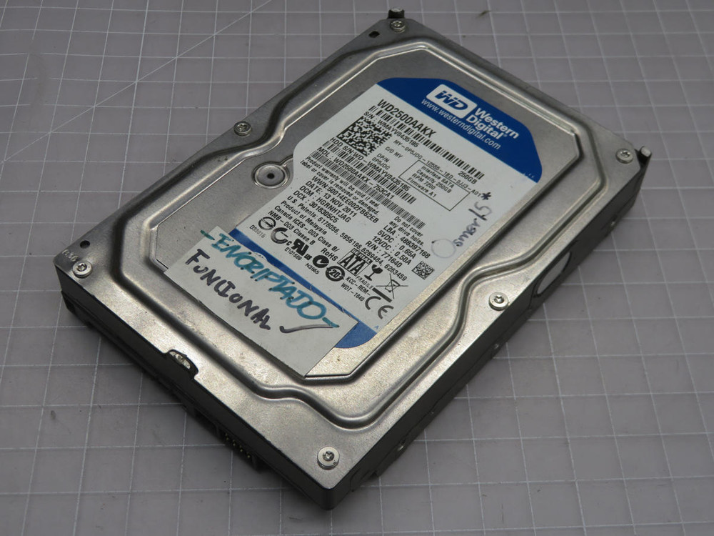 WESTERN DIGITAL   WD2500AAKX   SATA 6.0Gb/s 3.5 internal hard drive  For Sale