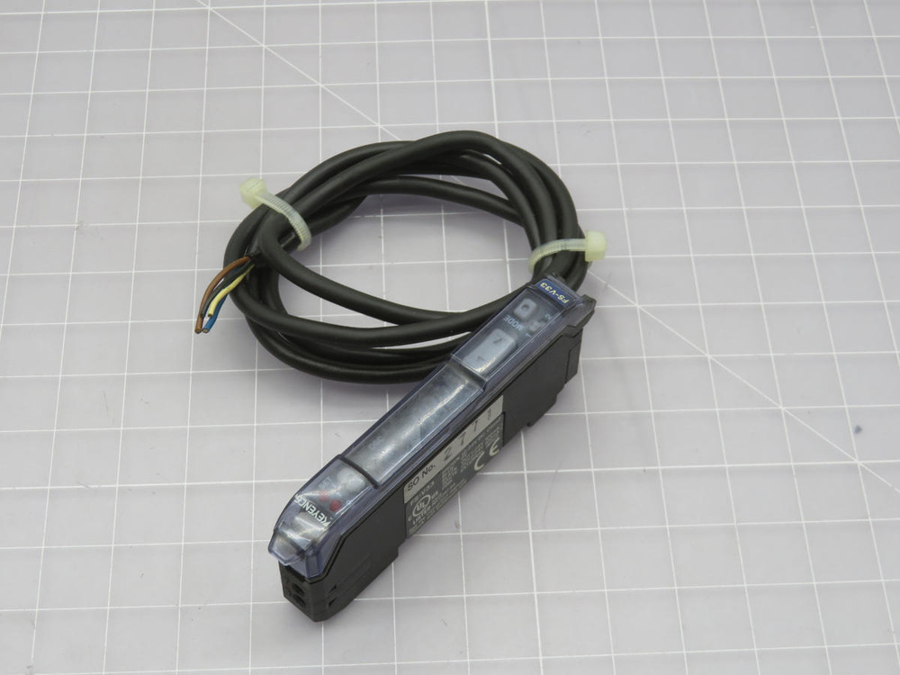 KEYENCE  FS-V33 G2730427   For Sale