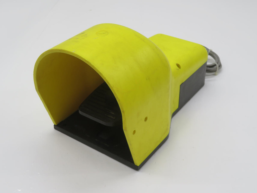EUCHNER  EN 60947-5-1  FOOT SWITCH  For Sale