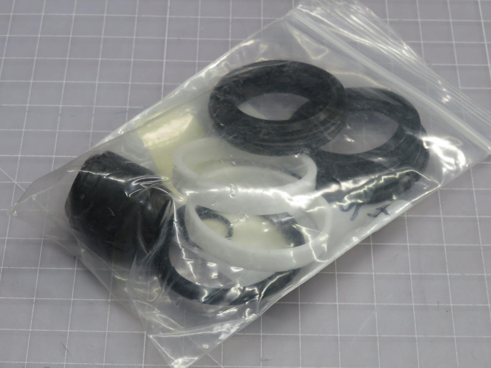 1144846 24K005 SEAL SET FOR CLAMP CYLINDER 050/20  For Sale