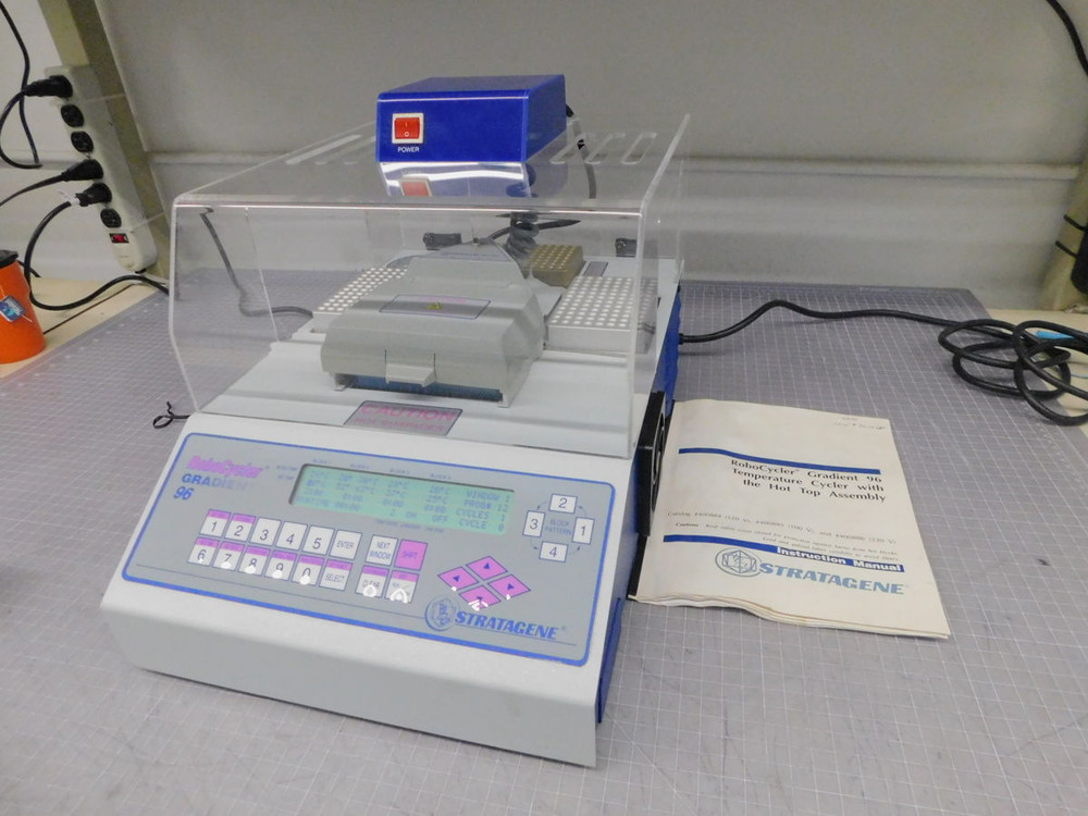 STRATAGENE ROBOCYCLER GRADIENT 96 TEMPERATURE CYCLER WITH HOT TOP ASSY. M5872