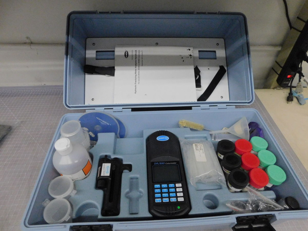 HACH CEL/890, DR/890 HYDRAULIC FRACTURING WATER ANALYSIS LABORATORY, COLORIMETER M5865