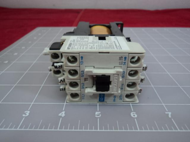8 MITSUBISHI  SD-N11 MAGNETIC CONTACTOR 20A LOT T11499