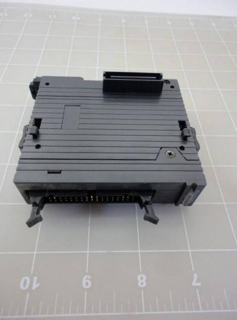 KEYENCE KV-C32TA NPN TRANSISTOR OUTPUT UNIT T15455